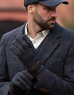 brookmore-gloves-blue-tweed-model.jpg