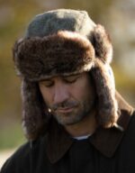 charles-trapper-hat-moss-green-model.jpg